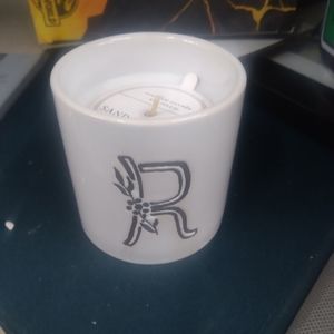 Lil Candle with the Latter ' R 'on it